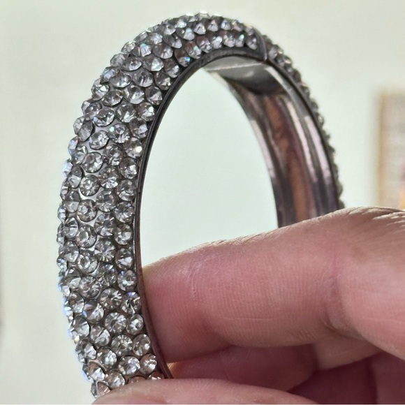 Dazzling Silver Rhinestone Bracelet 6 Rows of Sparkling Cut Stones 6.75-7.5 4370 - Picture 2 of 9